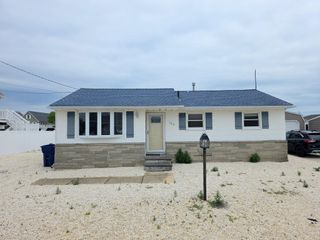 129 E RARITAN DR, Tuckerton, NJ 08087