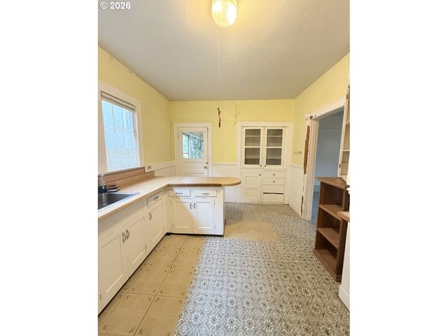 638 Se 34TH Ave, Portland, OR 97214