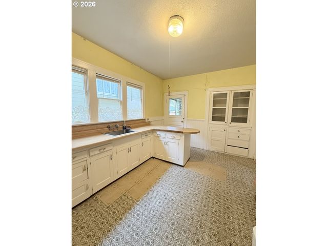 638 Se 34TH Ave, Portland, OR 97214