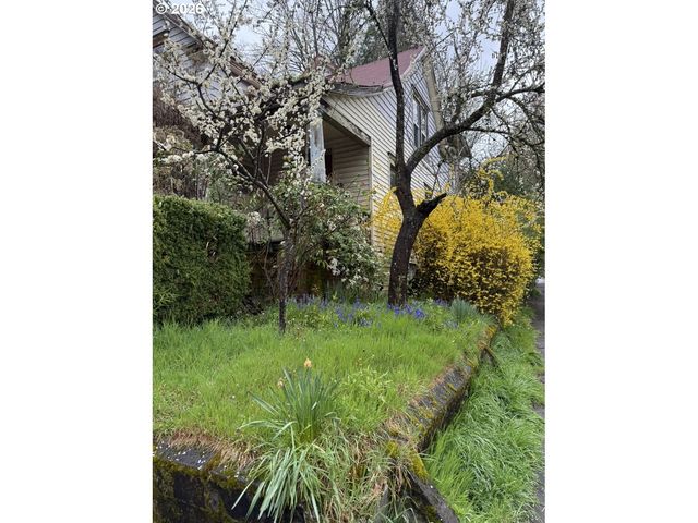 638 Se 34TH Ave, Portland, OR 97214