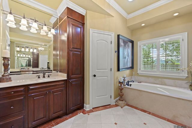 9417 Homestead Dr, Baton Rouge, LA 70817