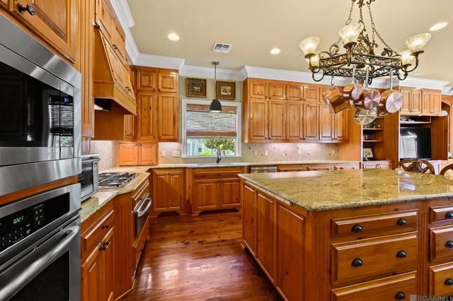 9417 Homestead Dr, Baton Rouge, LA 70817