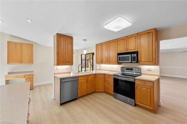 7810 Deni DR, North Fort Myers, FL 33917
