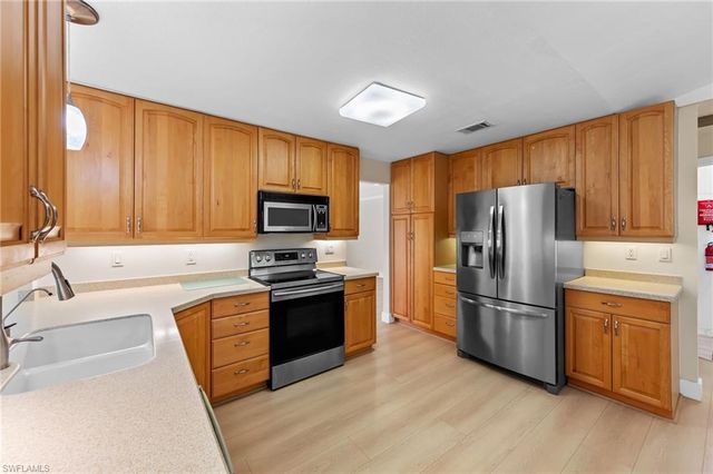 7810 Deni DR, North Fort Myers, FL 33917