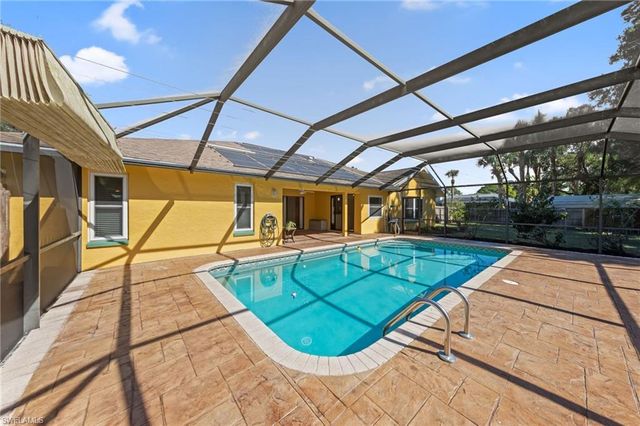 7810 Deni DR, North Fort Myers, FL 33917