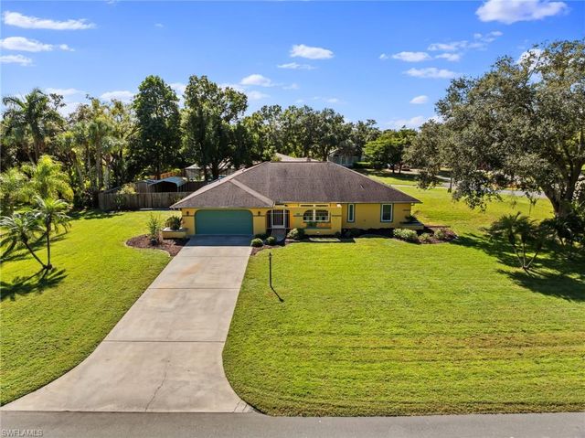 7810 Deni DR, North Fort Myers, FL 33917