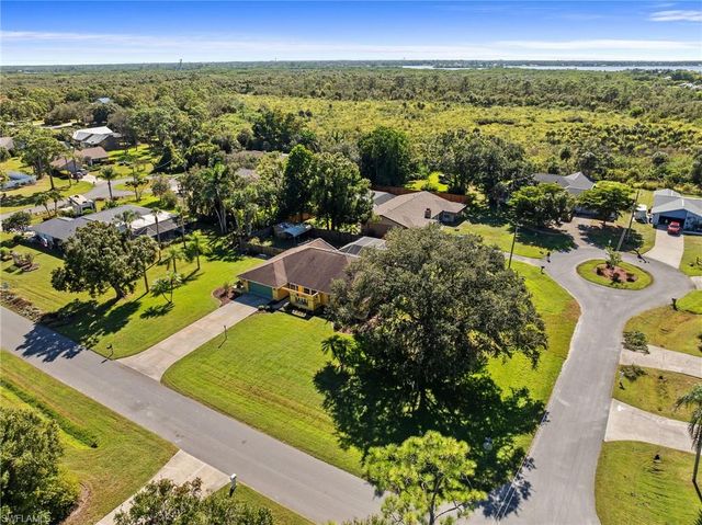 7810 Deni DR, North Fort Myers, FL 33917