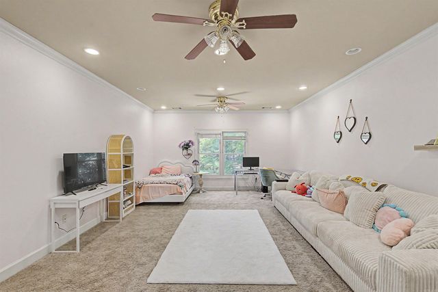 13 Somersett Dr, Roland, AR 72135