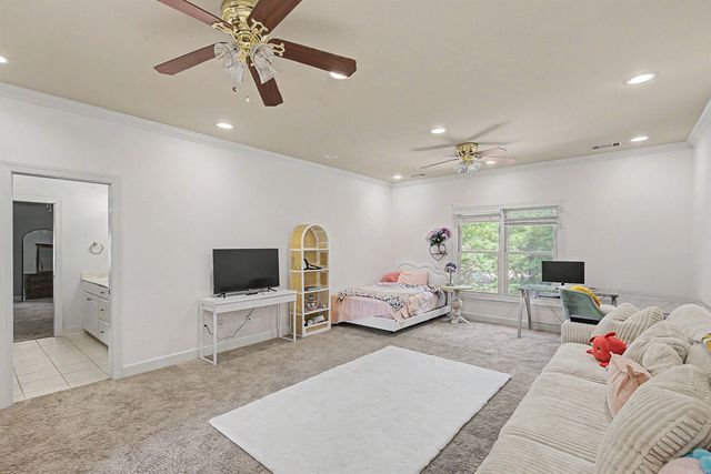 13 Somersett Dr, Roland, AR 72135