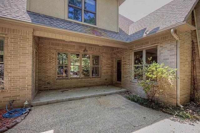 13 Somersett Dr, Roland, AR 72135