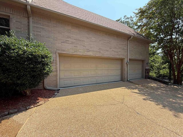 13 Somersett Dr, Roland, AR 72135