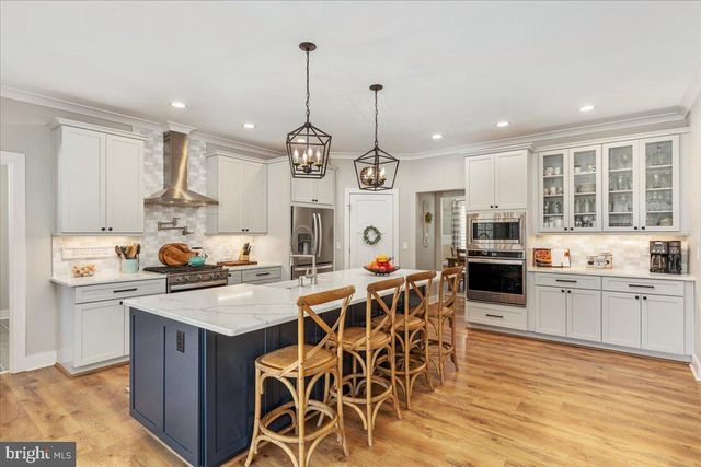 10 CARDINAL CREST DR, Fredericksburg, VA 22406