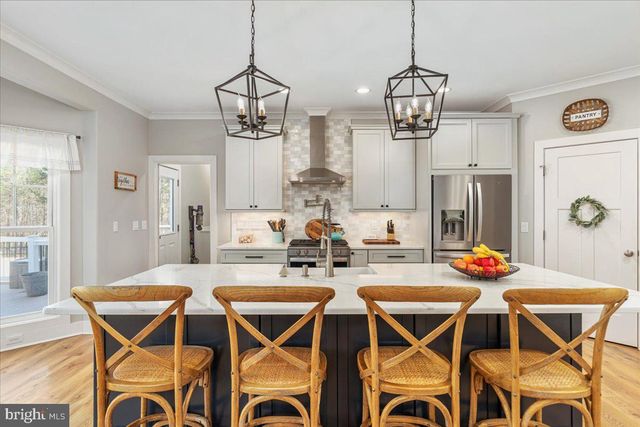 10 CARDINAL CREST DR, Fredericksburg, VA 22406