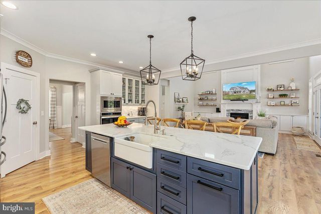 10 CARDINAL CREST DR, Fredericksburg, VA 22406