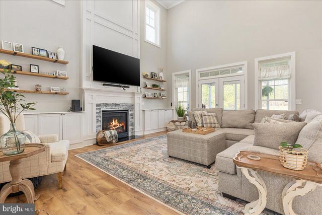 10 CARDINAL CREST DR, Fredericksburg, VA 22406