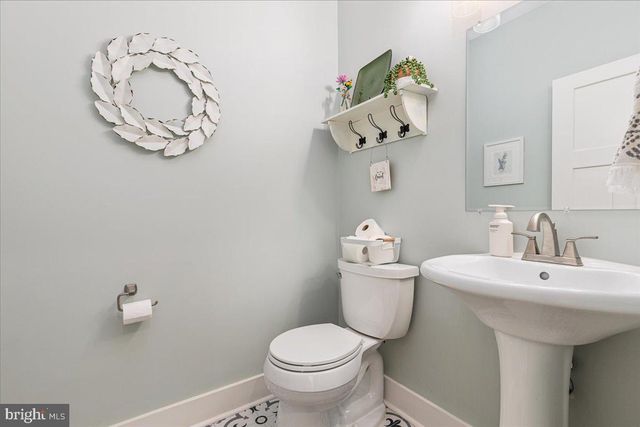 10 CARDINAL CREST DR, Fredericksburg, VA 22406