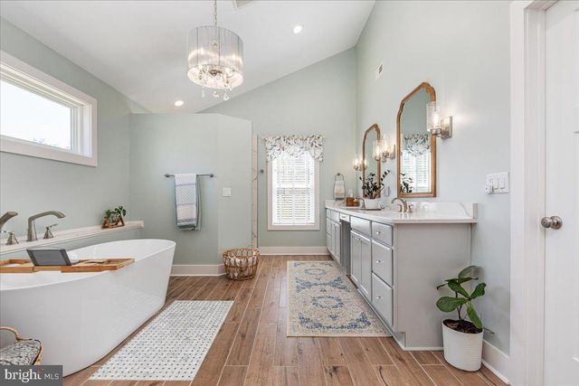 10 CARDINAL CREST DR, Fredericksburg, VA 22406