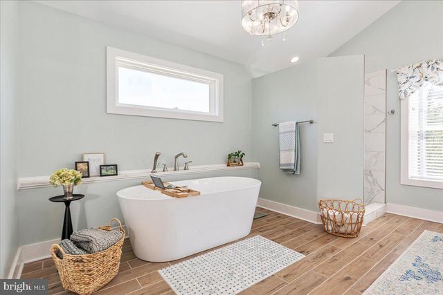 10 CARDINAL CREST DR, Fredericksburg, VA 22406