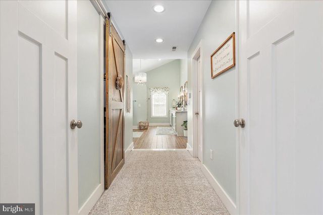 10 CARDINAL CREST DR, Fredericksburg, VA 22406