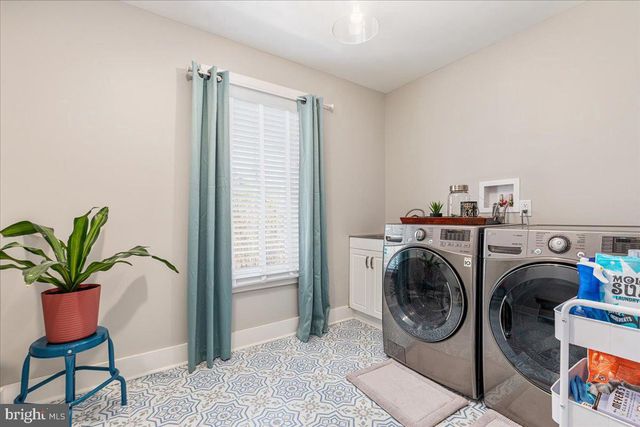 10 CARDINAL CREST DR, Fredericksburg, VA 22406