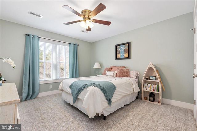 10 CARDINAL CREST DR, Fredericksburg, VA 22406