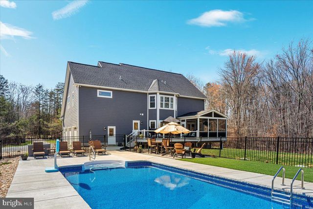 10 CARDINAL CREST DR, Fredericksburg, VA 22406