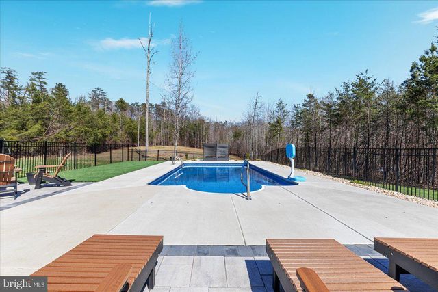 10 CARDINAL CREST DR, Fredericksburg, VA 22406