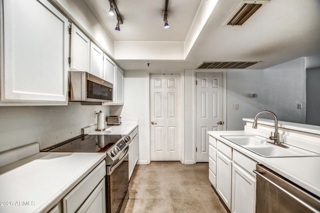 100 E FILLMORE Street 117, Phoenix, AZ 85004