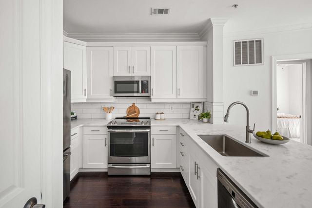 21 George Street 203, Charleston, SC 29401