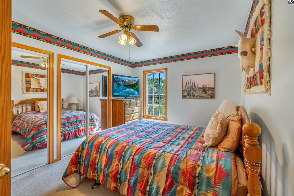 19447 SW Meadowlark Rd