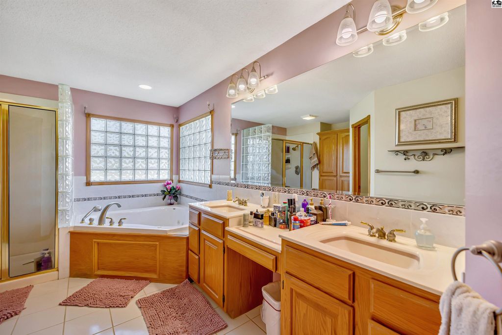 19447 SW Meadowlark Rd