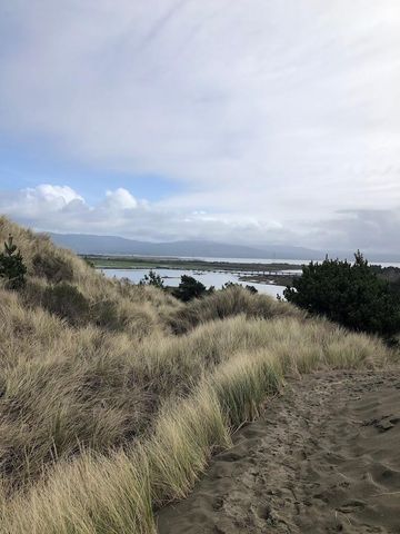21 Bay View Avenue, Samoa Peninsula, CA 95564