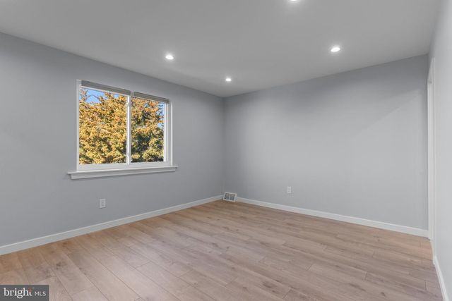 3586 DOWS RD, Philadelphia, PA 19154