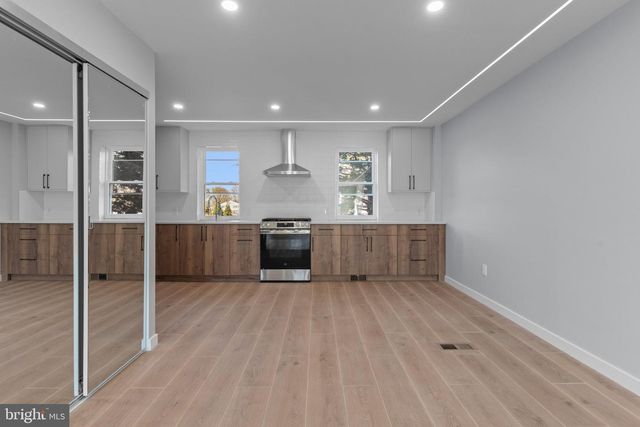 3586 DOWS RD, Philadelphia, PA 19154