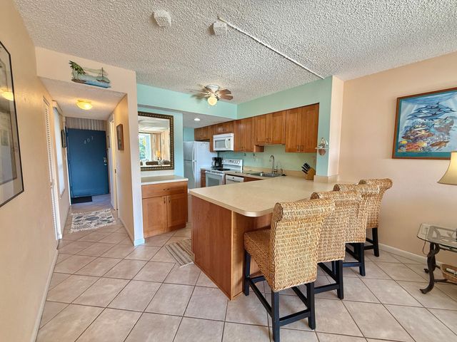 104350 Overseas Hwy Apt B403 Slip 11, Key Largo, FL 33037
