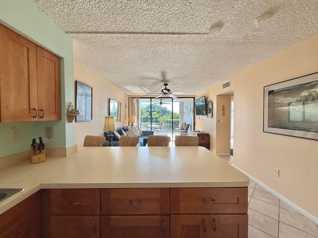 104350 Overseas Hwy Apt B403 Slip 11, Key Largo, FL 33037