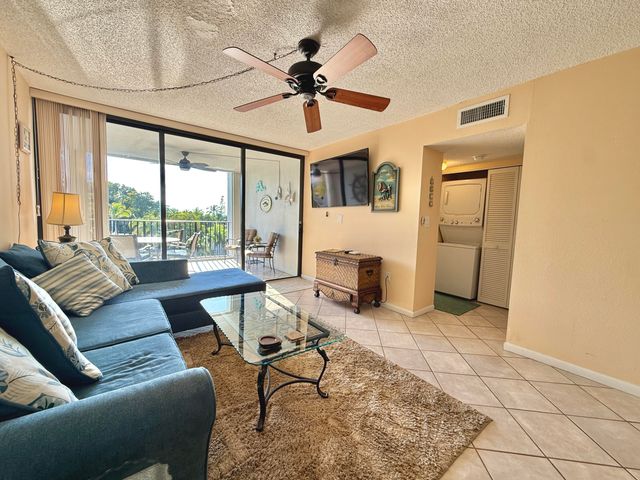 104350 Overseas Hwy Apt B403 Slip 11, Key Largo, FL 33037