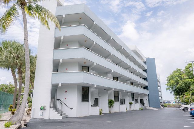 104350 Overseas Hwy Apt B403 Slip 11, Key Largo, FL 33037