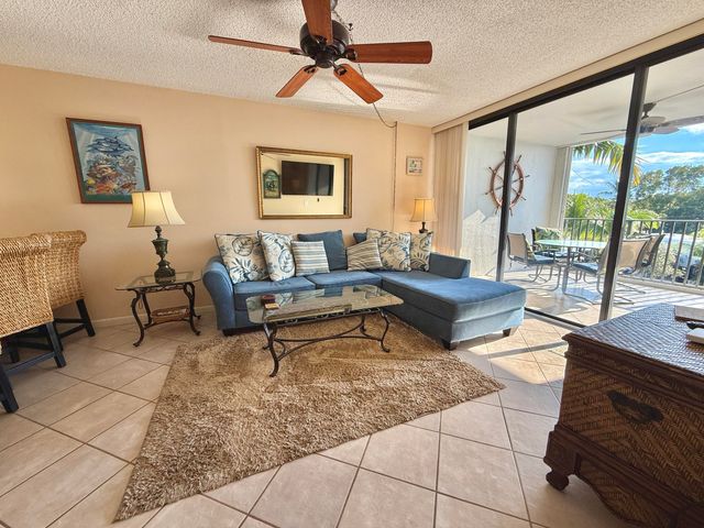 104350 Overseas Hwy Apt B403 Slip 11, Key Largo, FL 33037