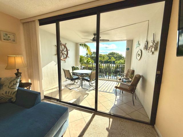 104350 Overseas Hwy Apt B403 Slip 11, Key Largo, FL 33037