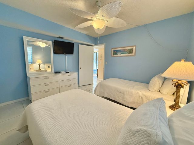 104350 Overseas Hwy Apt B403 Slip 11, Key Largo, FL 33037