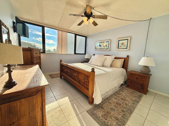 104350 Overseas Hwy Apt B403 Slip 11, Key Largo, FL 33037