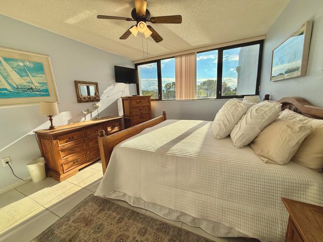 104350 Overseas Hwy Apt B403 Slip 11, Key Largo, FL 33037