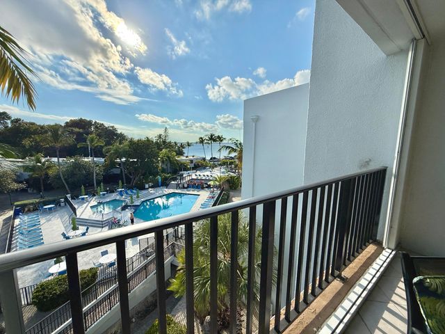 104350 Overseas Hwy Apt B403 Slip 11, Key Largo, FL 33037