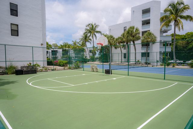 104350 Overseas Hwy Apt B403 Slip 11, Key Largo, FL 33037