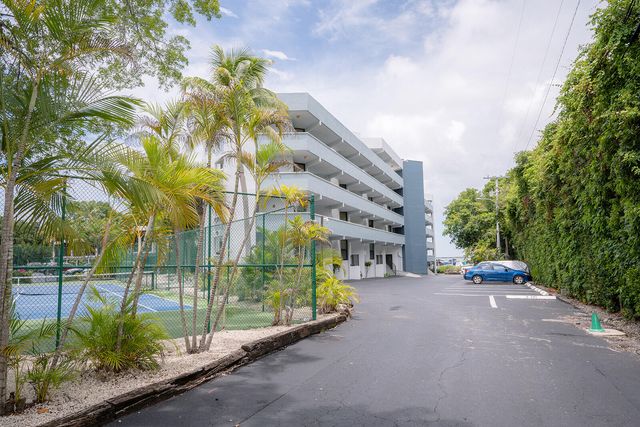 104350 Overseas Hwy Apt B403 Slip 11, Key Largo, FL 33037