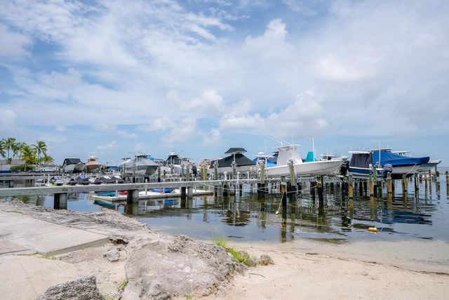 104350 Overseas Hwy Apt B403 Slip 11, Key Largo, FL 33037