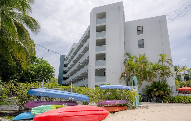 104350 Overseas Hwy Apt B403 Slip 11, Key Largo, FL 33037