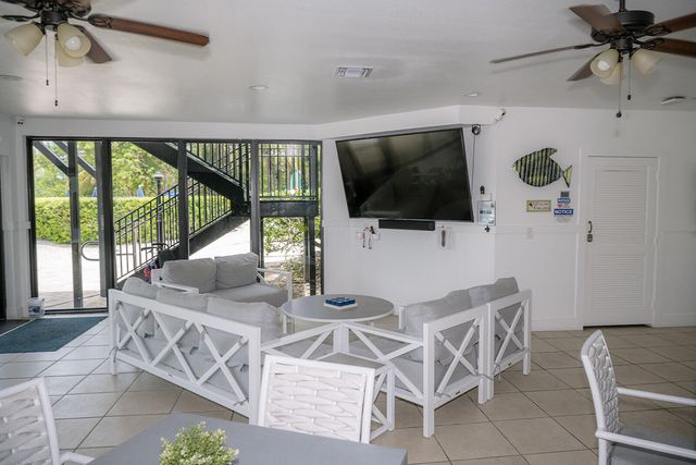 104350 Overseas Hwy Apt B403 Slip 11, Key Largo, FL 33037