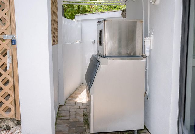 104350 Overseas Hwy Apt B403 Slip 11, Key Largo, FL 33037